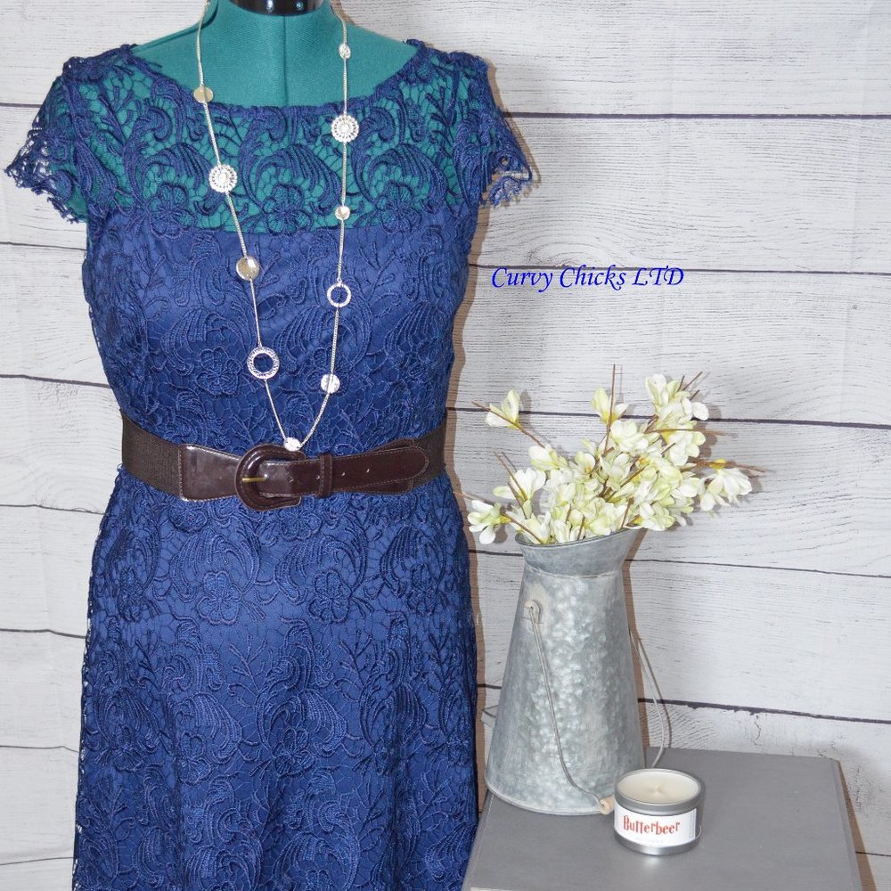 Navy cap sleeve crochet-lace dress